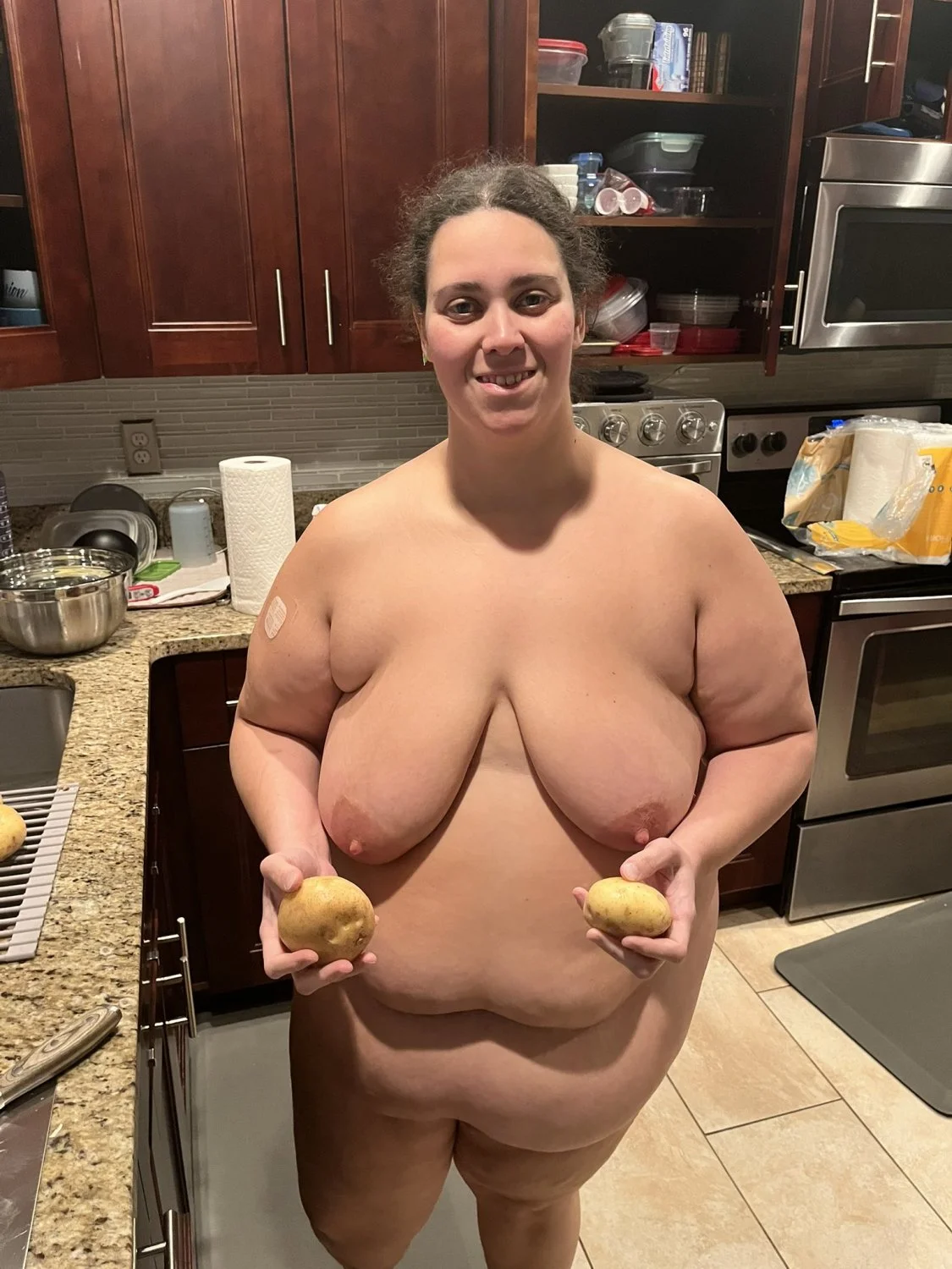 Chubby BBW Nudist Wife image 3