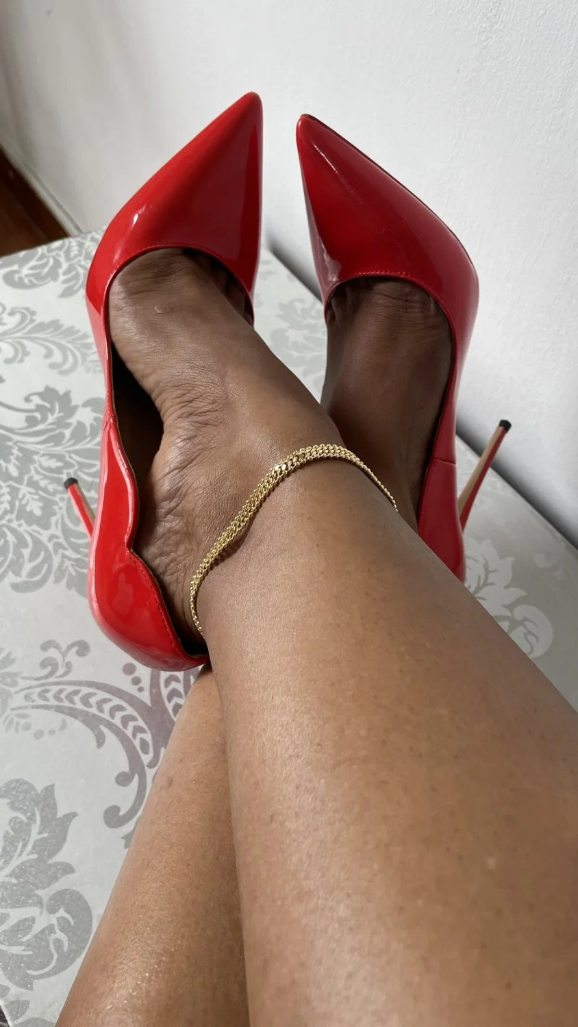 Mature thick soles and toes image 10