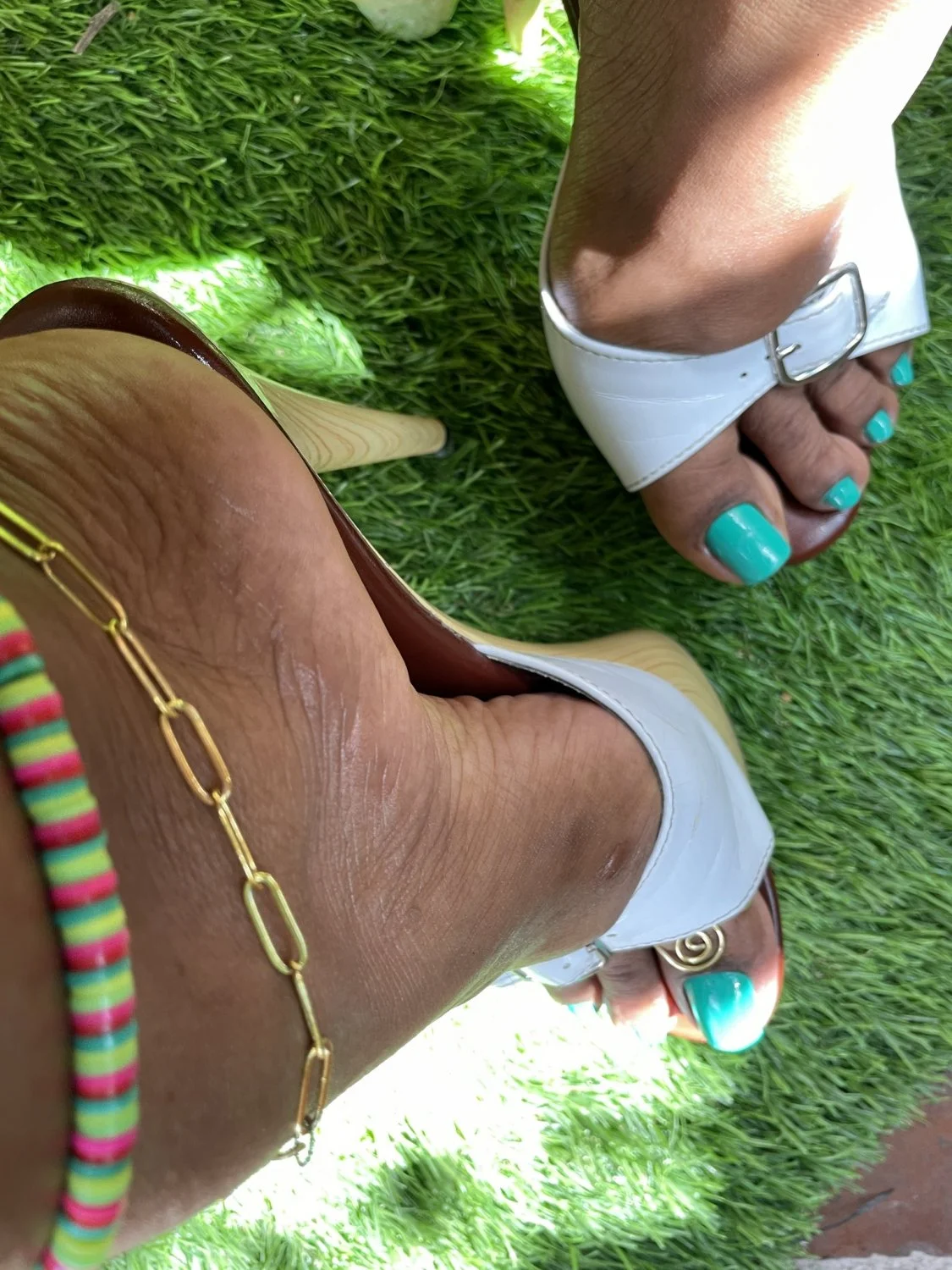 Mature thick soles and toes image 33