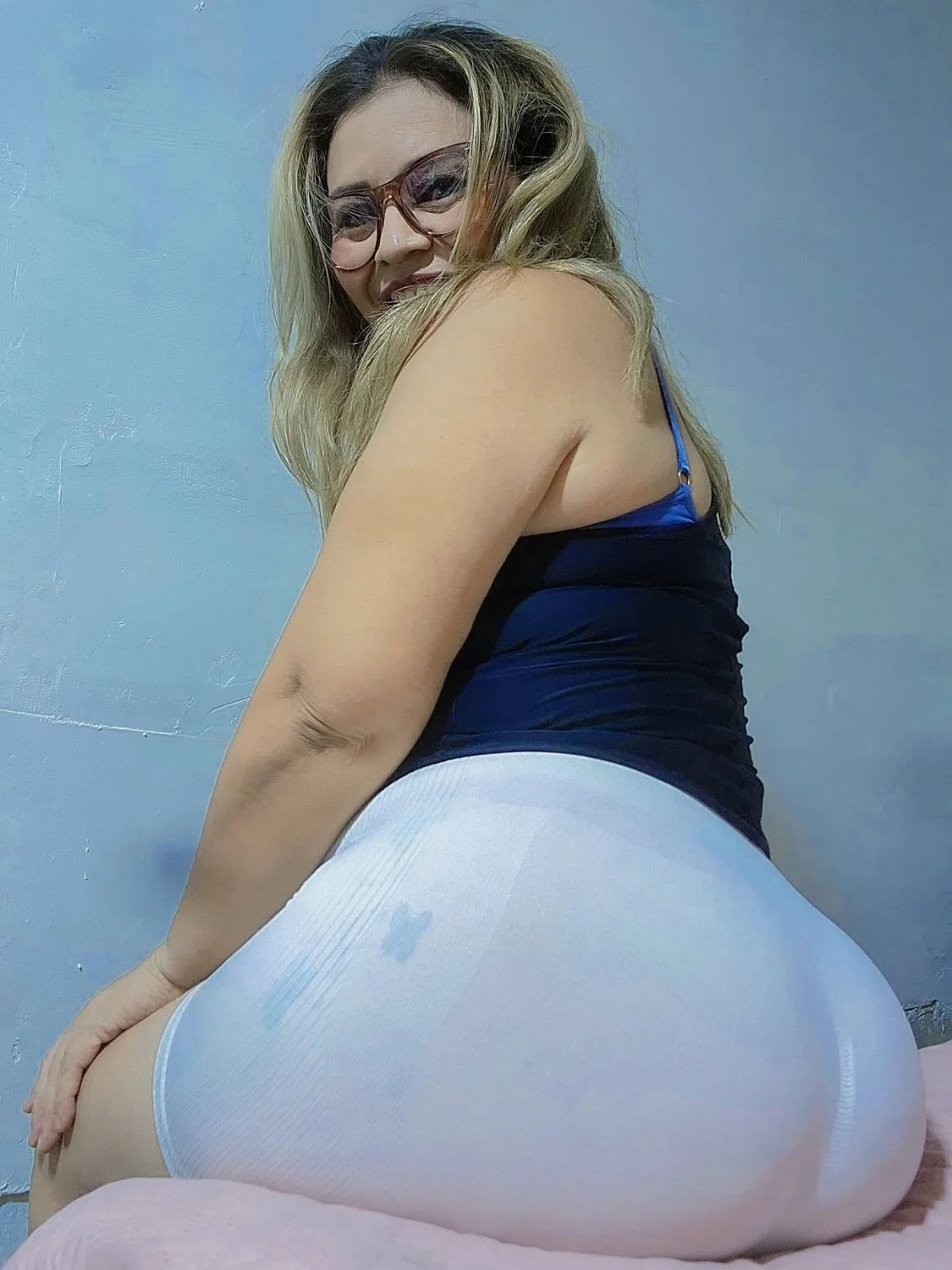 Videos de la puta nohemy ramirez antes de tatuarse la nalga salvadoreña zorra image 9