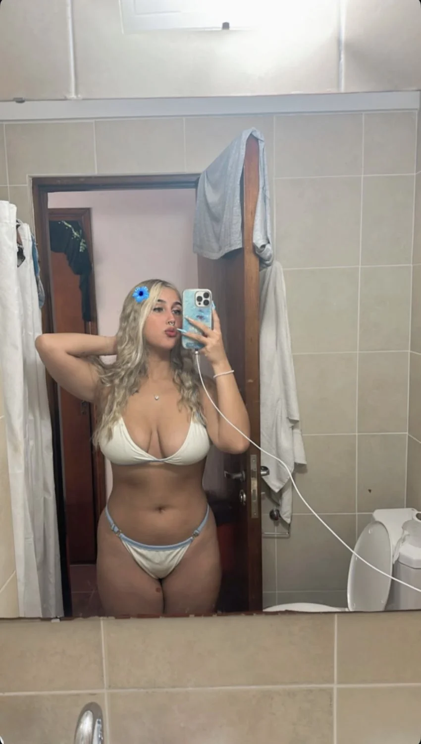 Gabi tetona argentina image 3