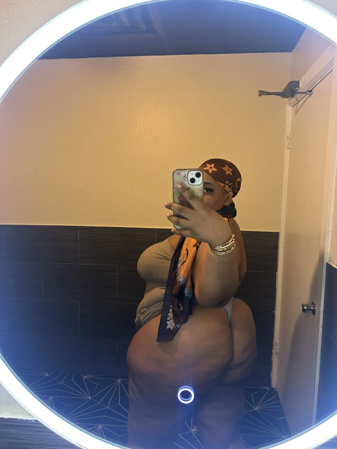 ThicK 3bonY bBw bo0tY !! image 32