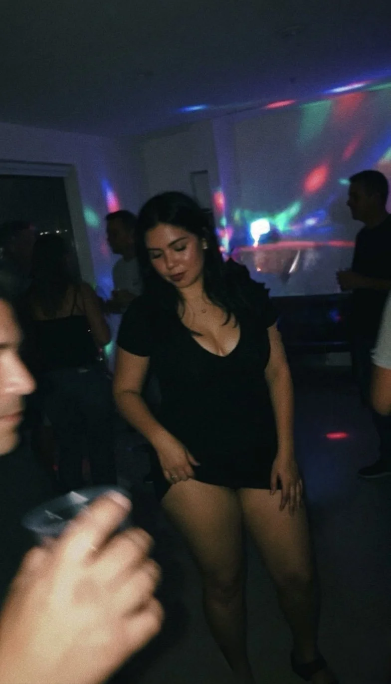 Milf mexicana culona teniendo sexo en la fiesta image 5
