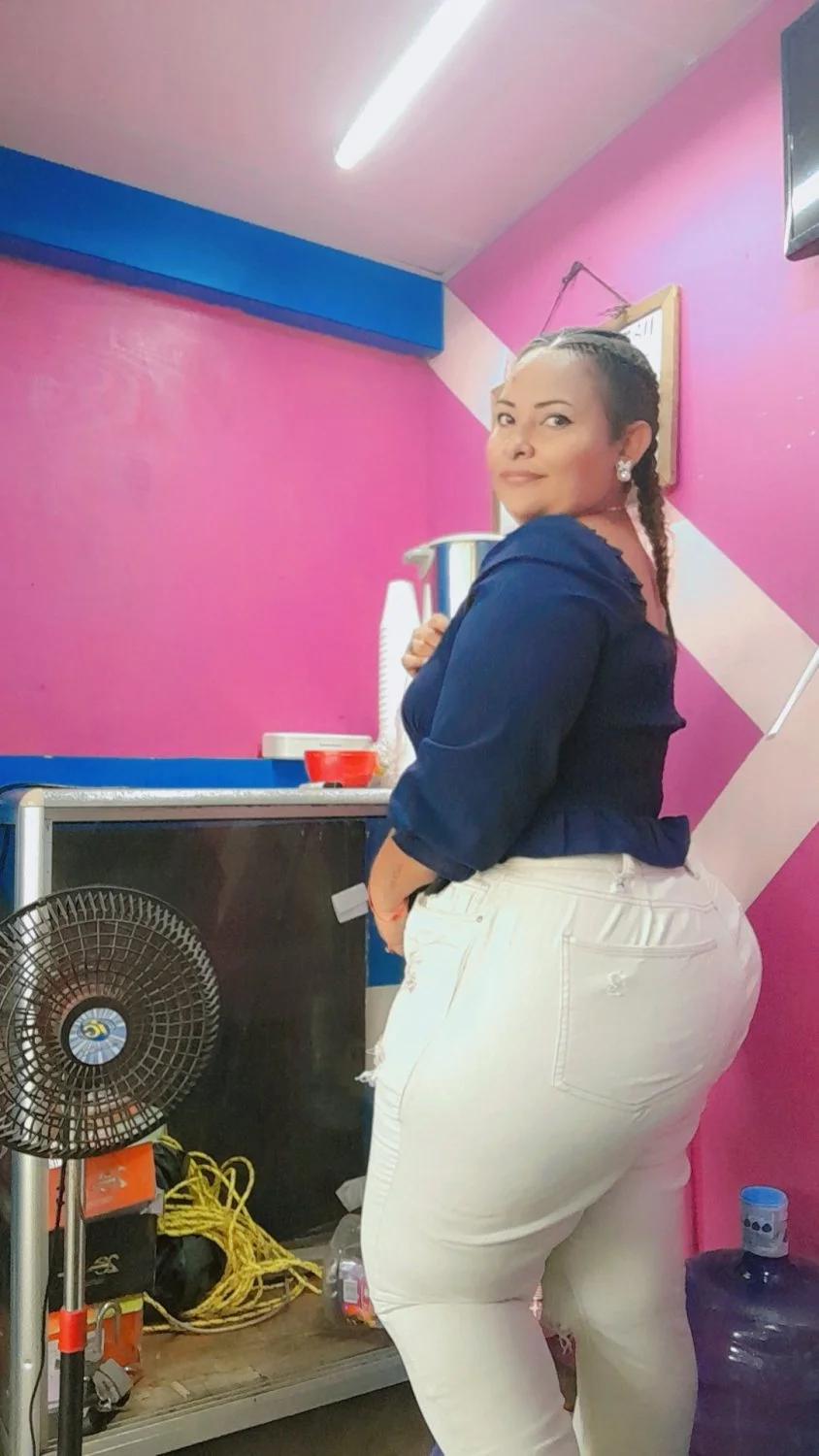 Culo enorme latina image 3