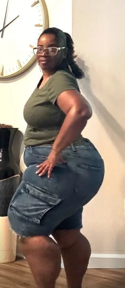 Thick mature bbw😍🤩😍🤩 main image