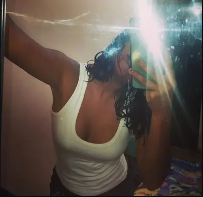 Jaen mostrando el culo y las tetas cover image
