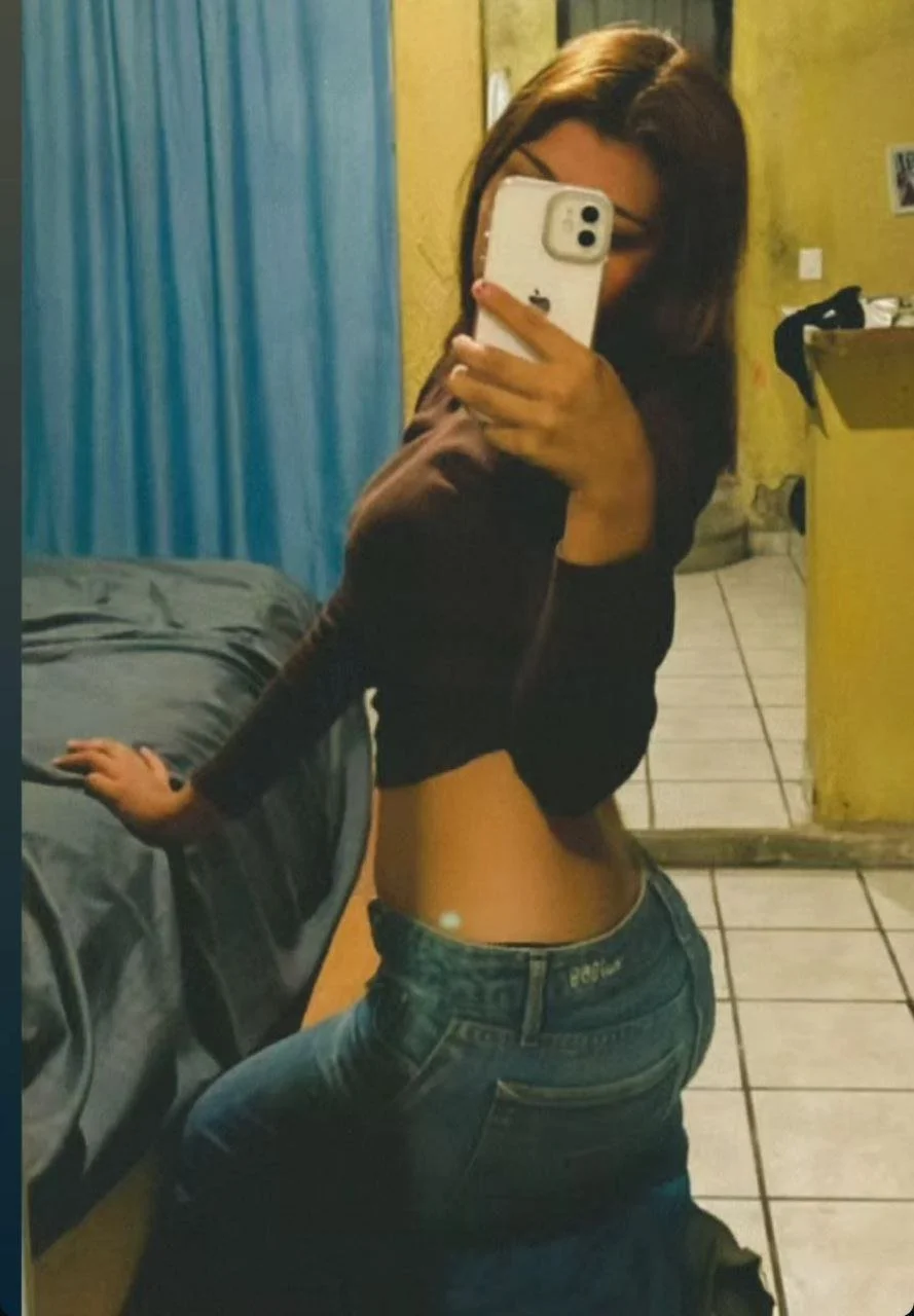 Jaen mostrando el culo y las tetas image 5