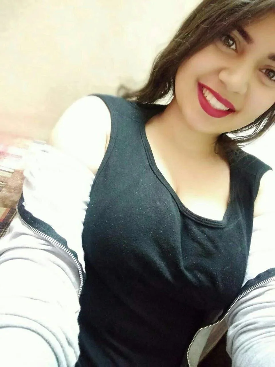 Rica morra tetona main image