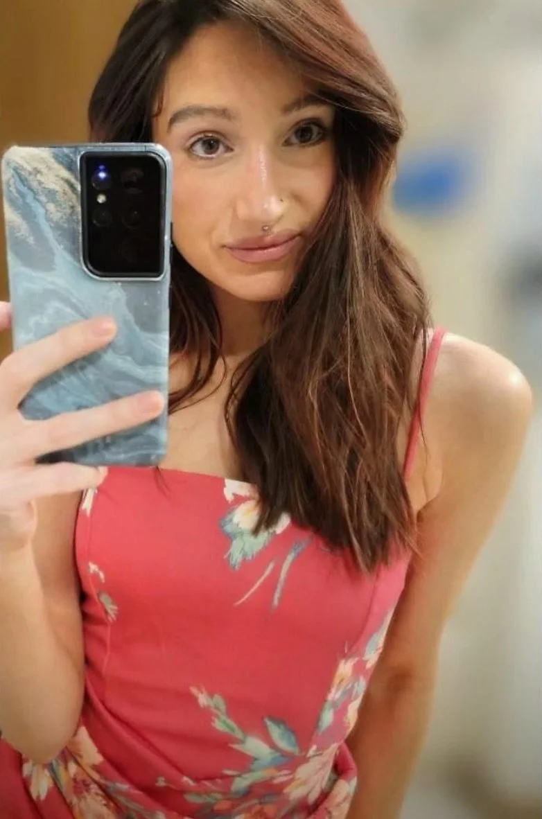 Attention loving wife Devan image 1