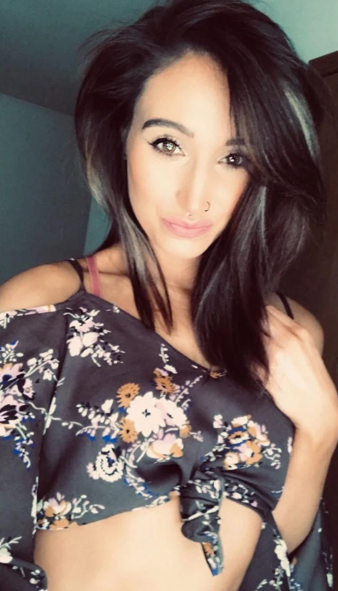 Attention loving wife Devan image 21