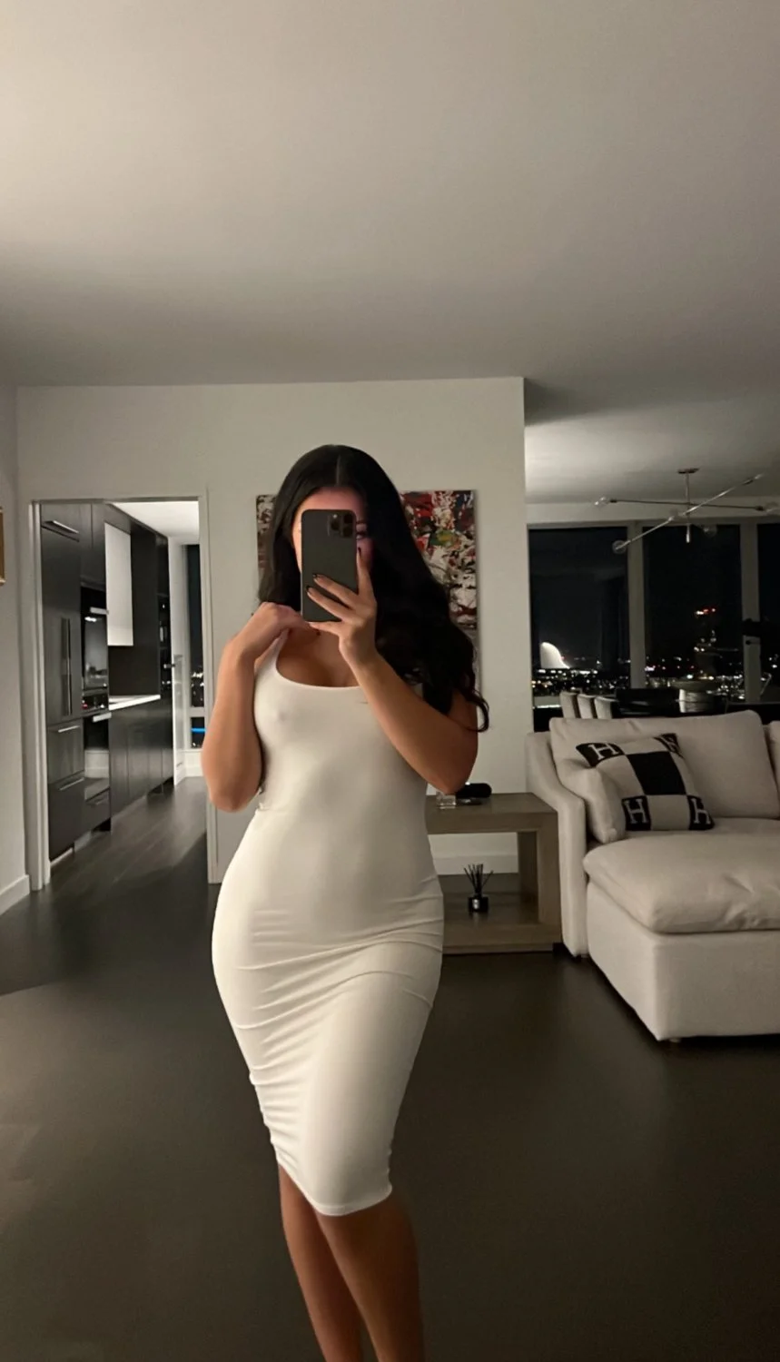 Sexy Latina Model image 27