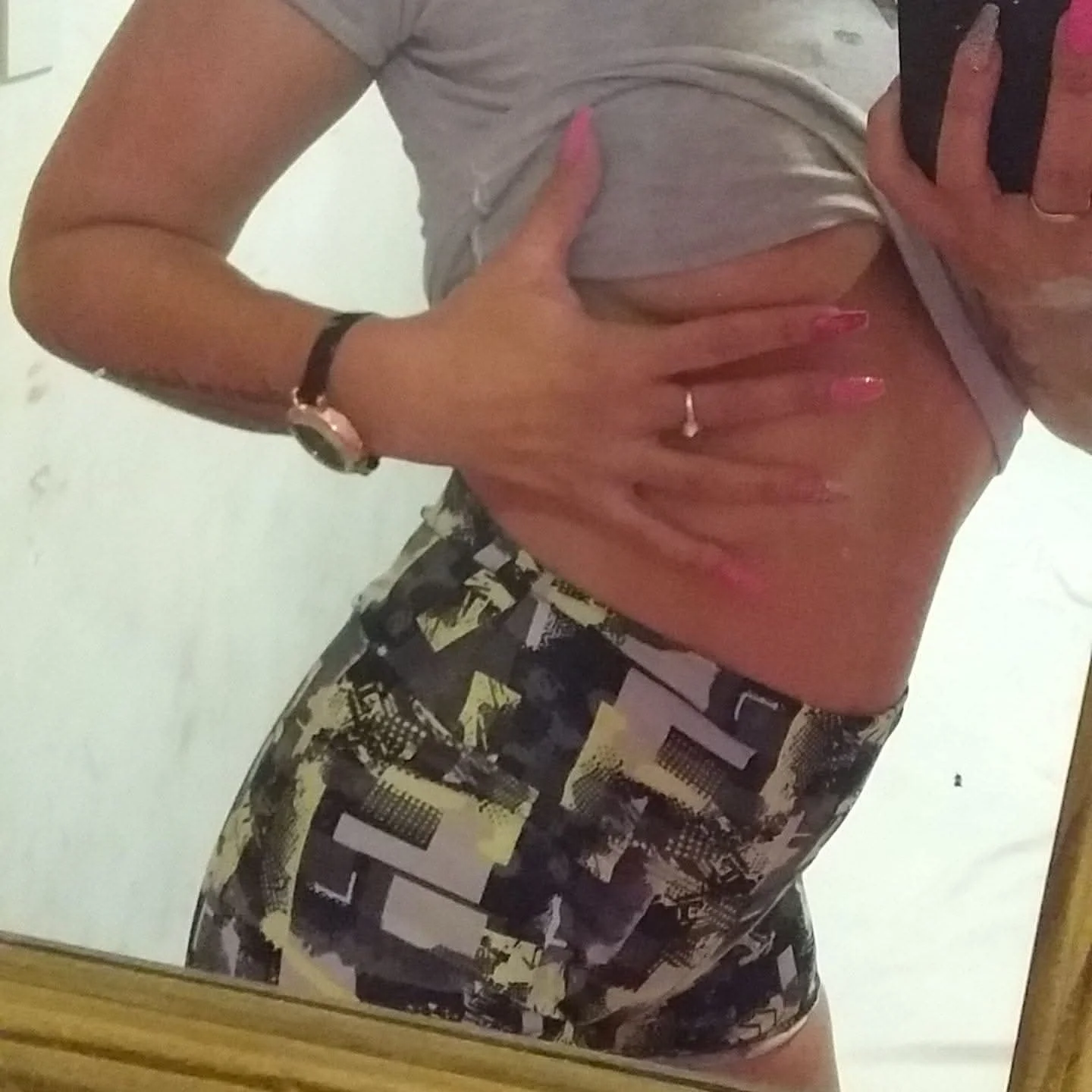 Más de la fisura argentina milf image 3