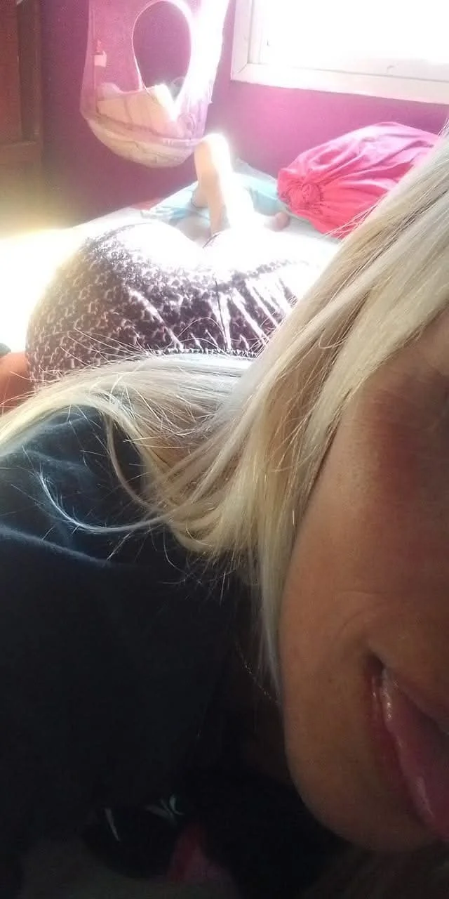 Más de la fisura argentina milf image 4