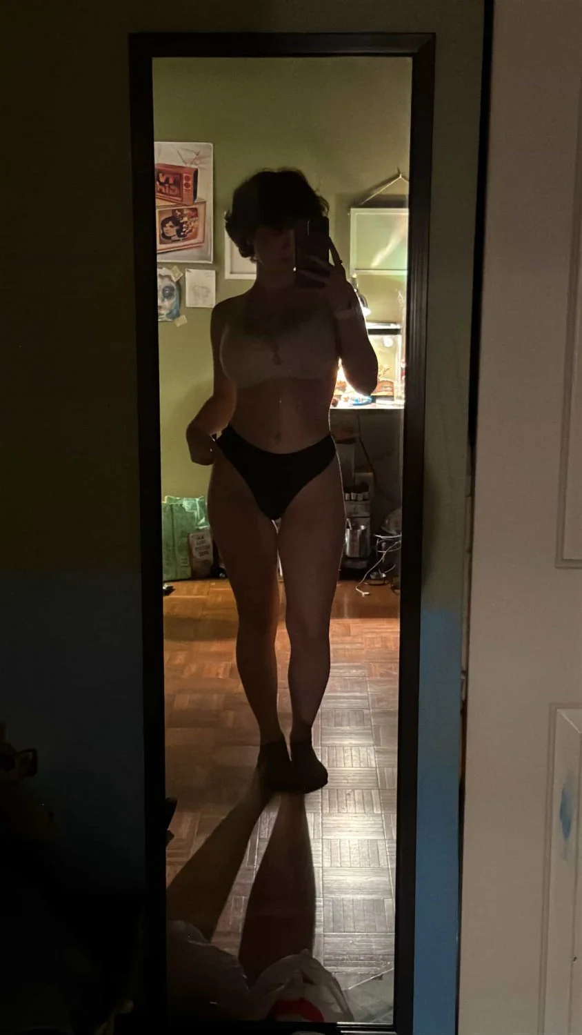 Thick Goth girl from RVA with huge tits image 2