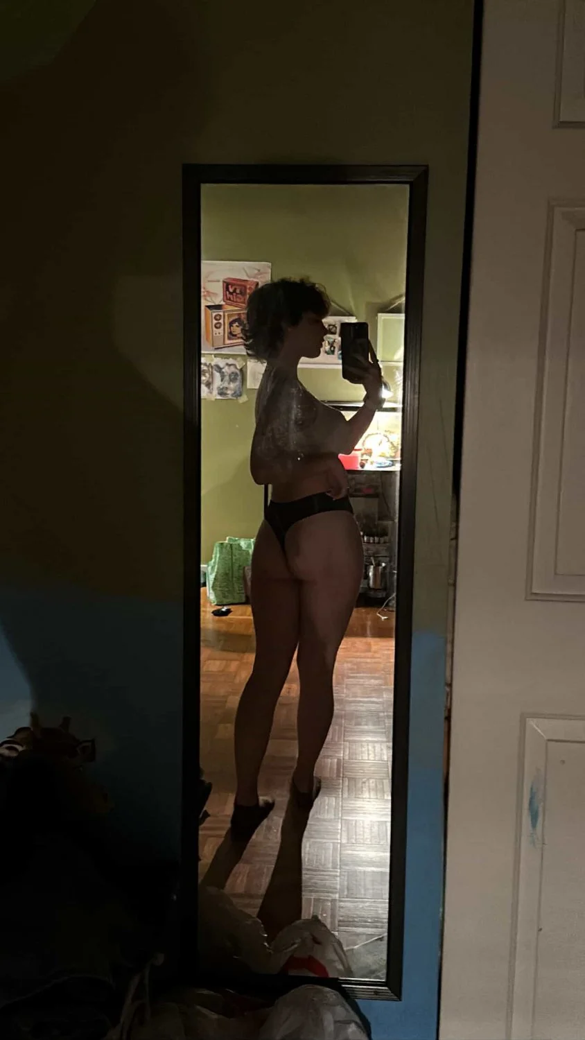 Thick Goth girl from RVA with huge tits image 5