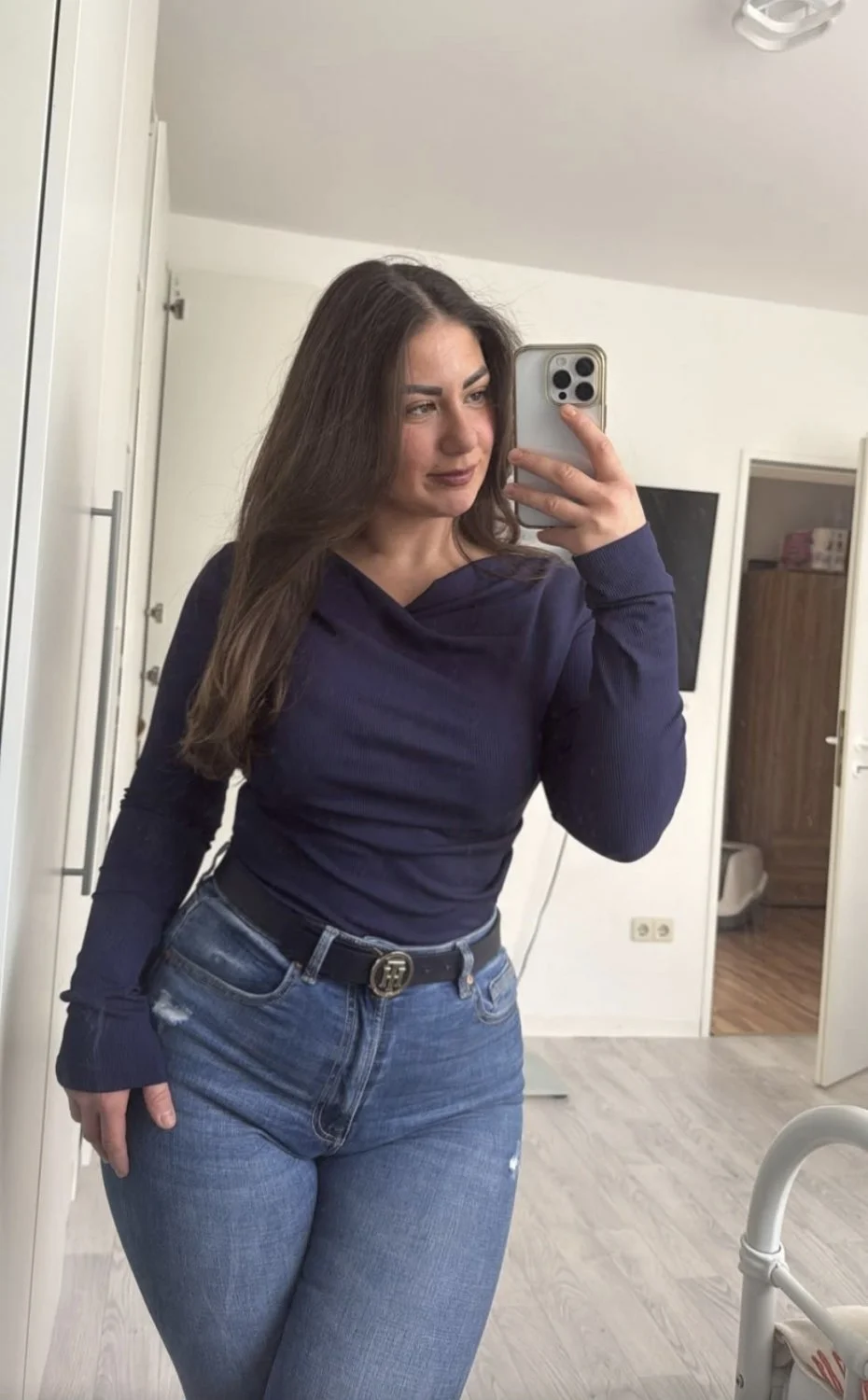 Sexy Turkish Girl image 5