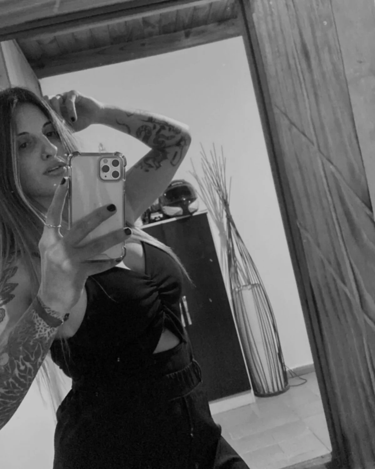 Rubia Con Tremendos Pechos image 18
