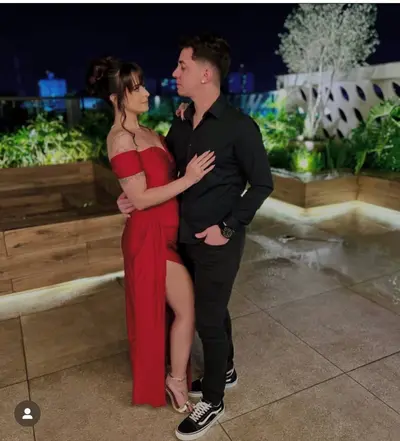 Casada novinha branquinha vazada pelo corno! casal caiu na net no amador namorada novos videos cover image