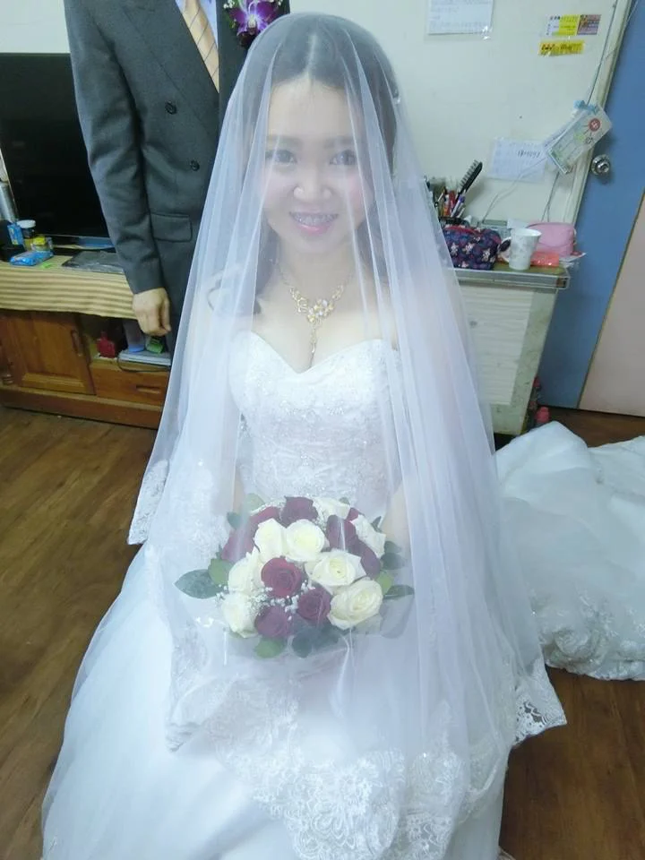 Asian family gathering on the wedding day image 2