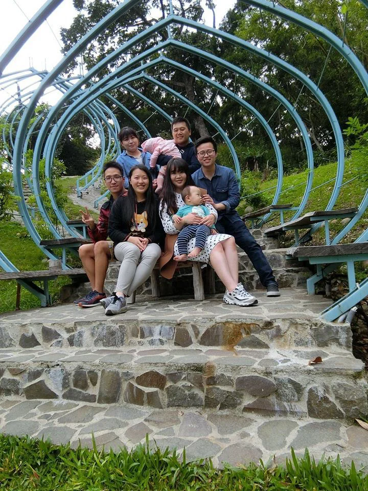 Asian family gathering on the wedding day image 8