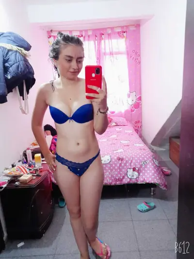 Laura Team Rosadita 18 Años 🥵 cover image