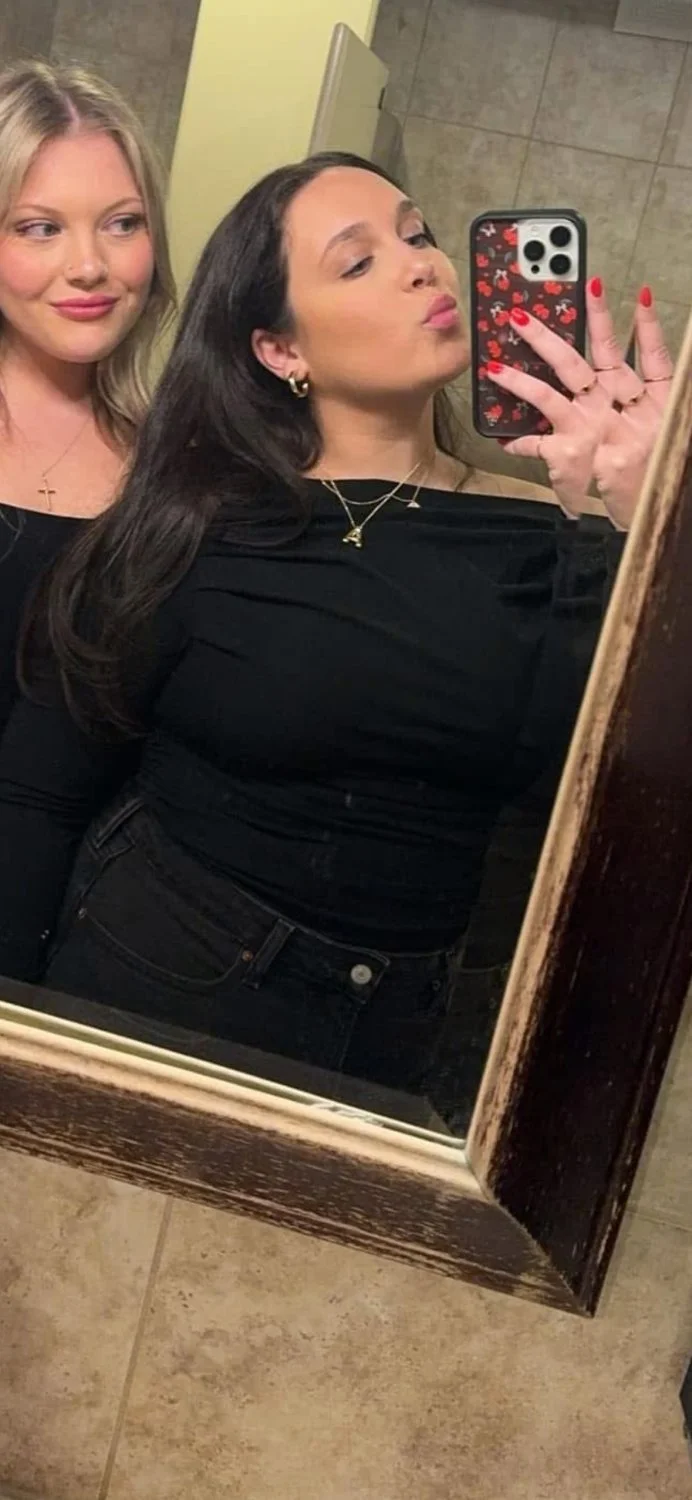 Curvy sexy Philly chick image 18