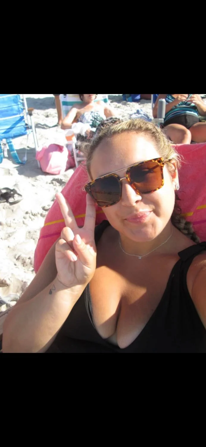 Curvy sexy Philly chick image 23