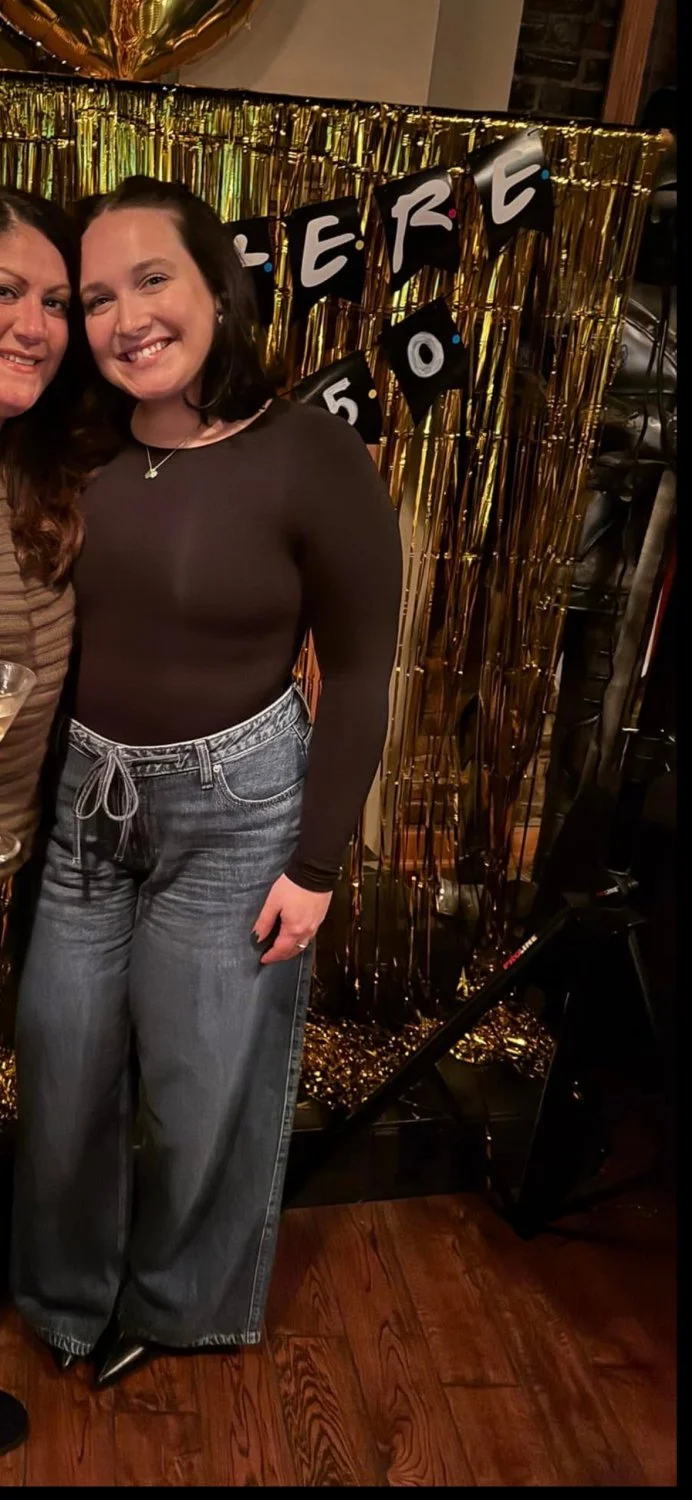 Curvy sexy Philly chick image 8