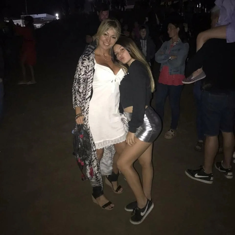 Madre e hija argentinas hermosas de lanus muy putas image 48