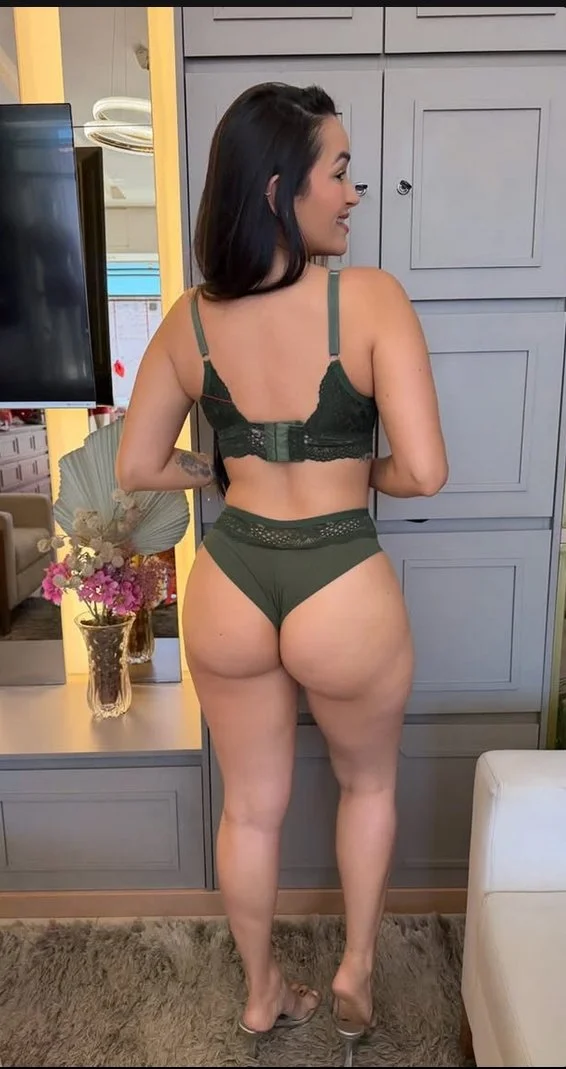 Provador lingerie rabuda modelo gostosa demais image 4