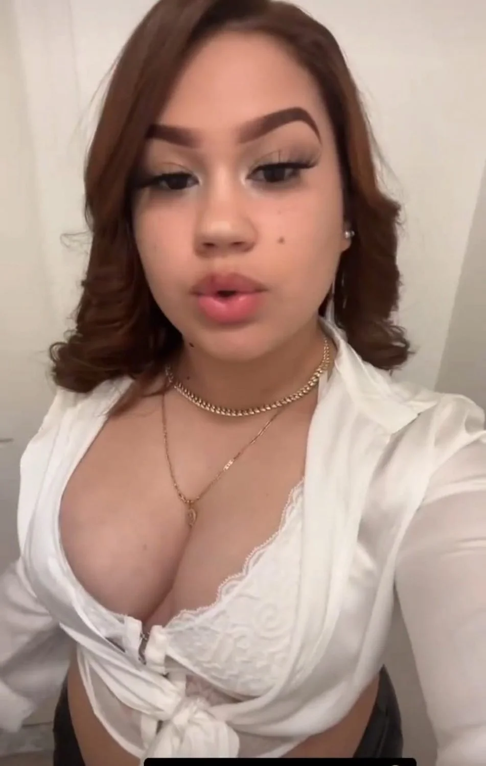 Sexy Pregnant latina image 5