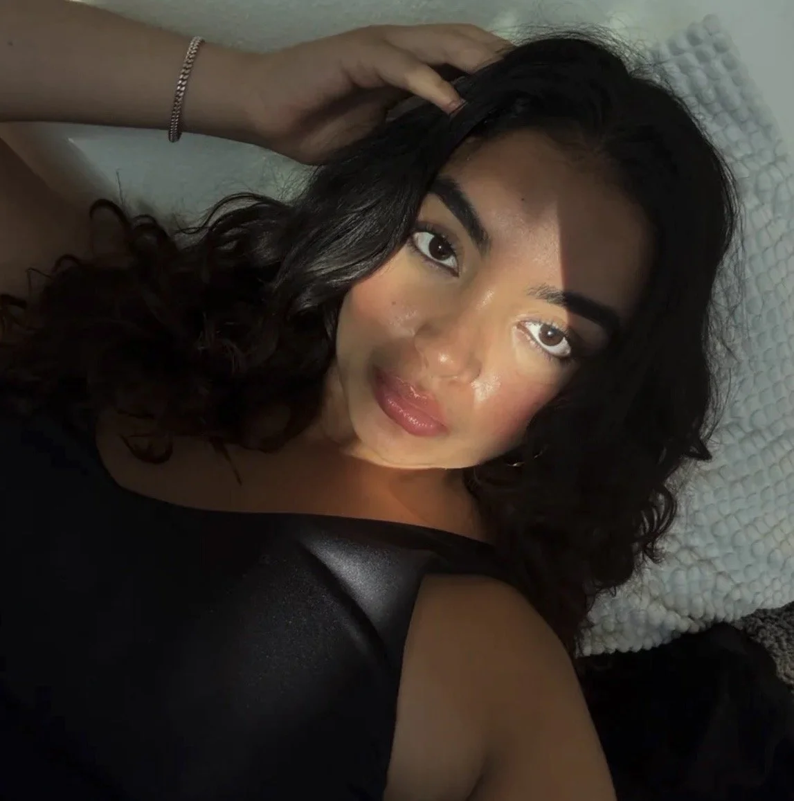 Sexy Latina mami image 5