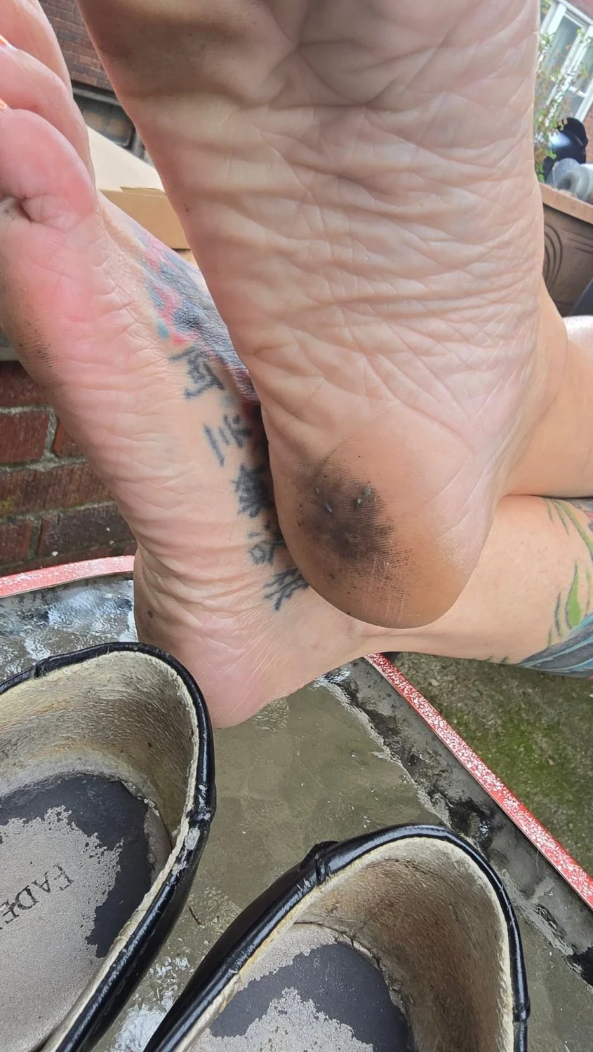 Feet creepshots of my older sisters friend image 16