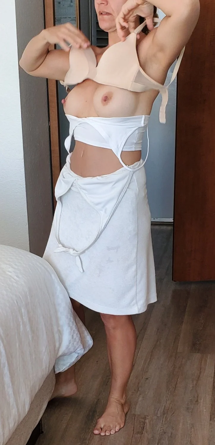 Hot Mom parading in teen daughter's top image 13