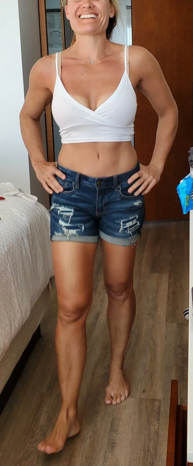 Hot Mom parading in teen daughter's top image 17