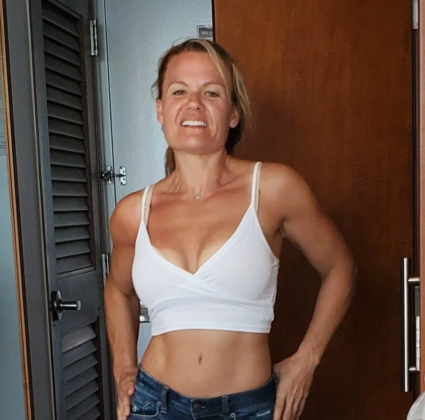 Hot Mom parading in teen daughter's top image 19