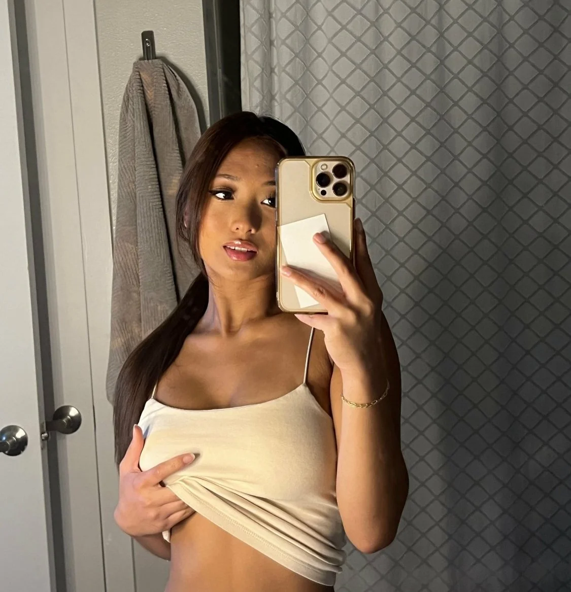 Hot asian abg giving blowjob main image