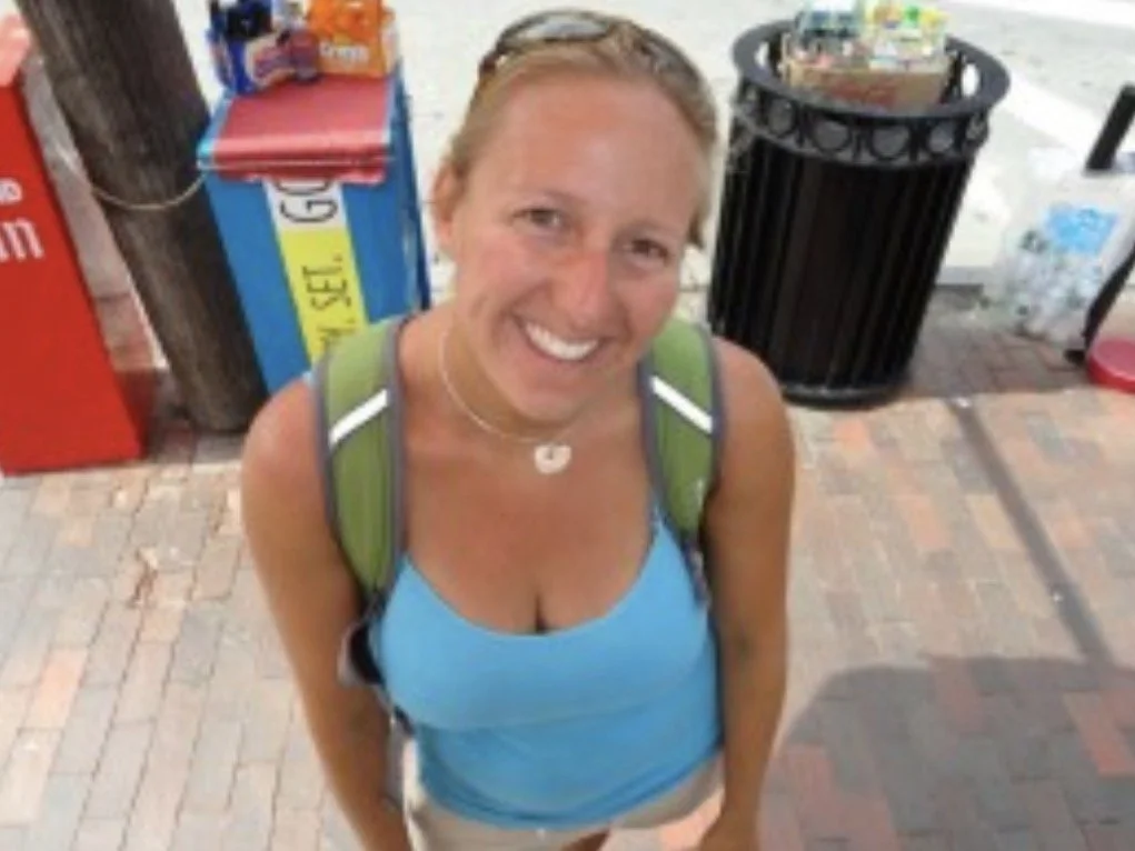 Ann may have to charge her clients for ther@py, but here you can see her titties for free! image 12