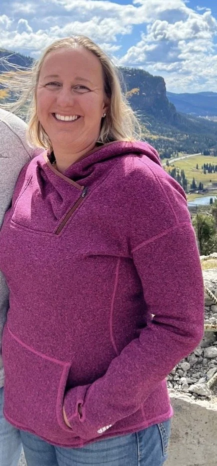 Ann may have to charge her clients for ther@py, but here you can see her titties for free! image 6
