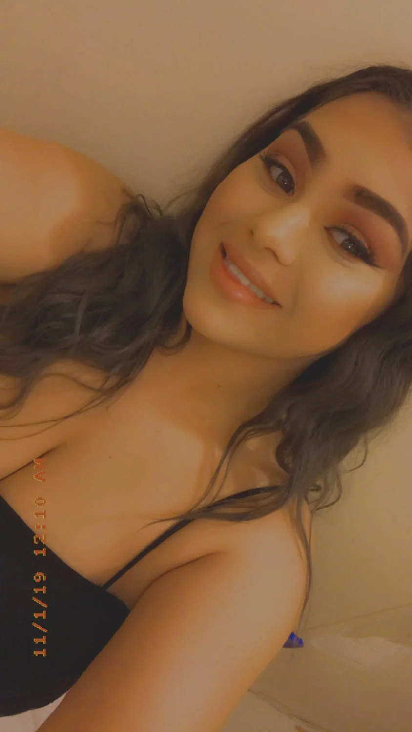 Latina Cali Hoe from 951 image 3