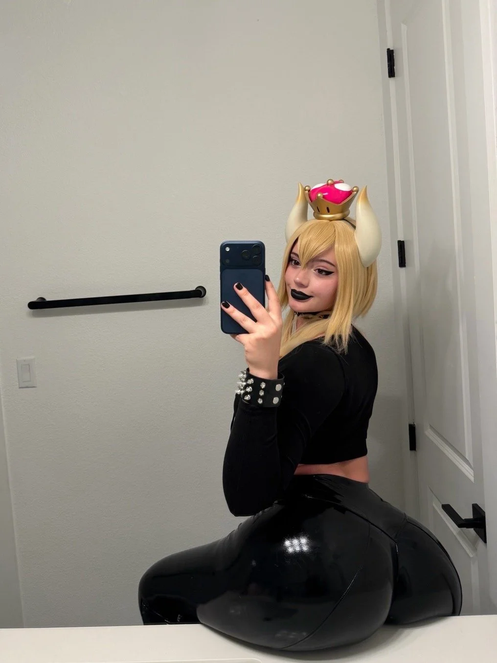 Cosplay main image