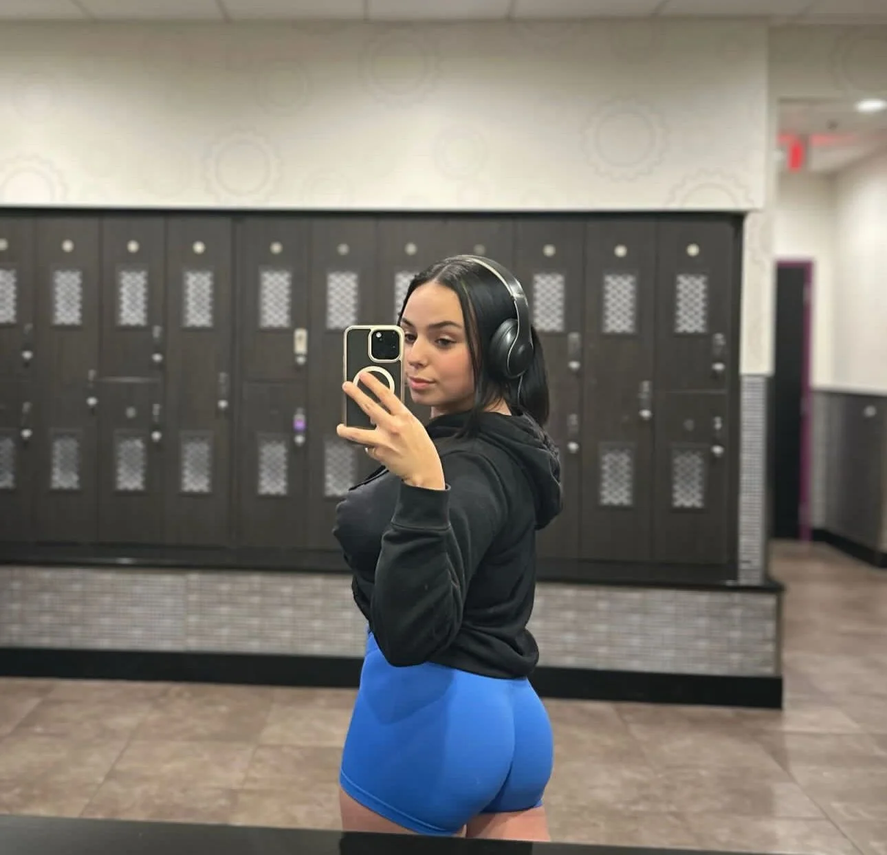 Single fitness mom image 18