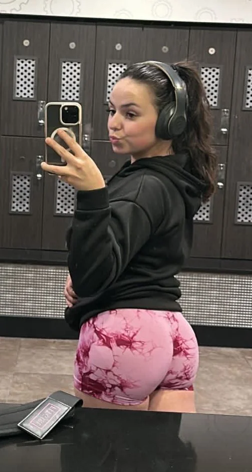 Single fitness mom image 25