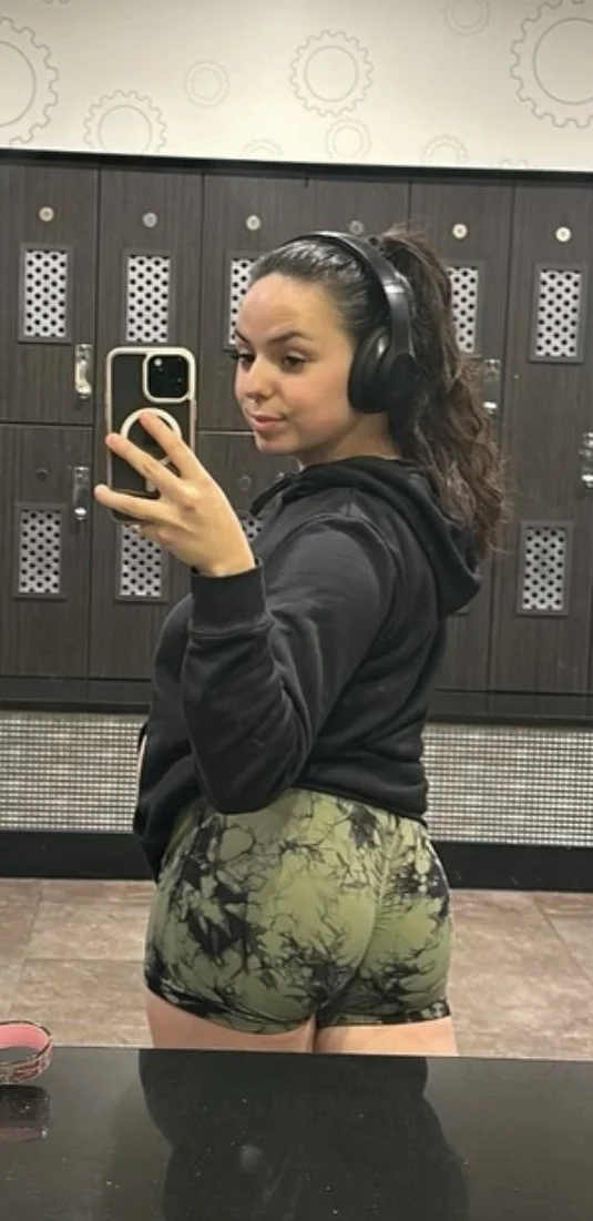 Single fitness mom image 31