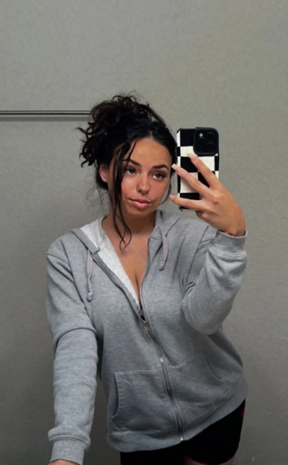 Single fitness mom image 6