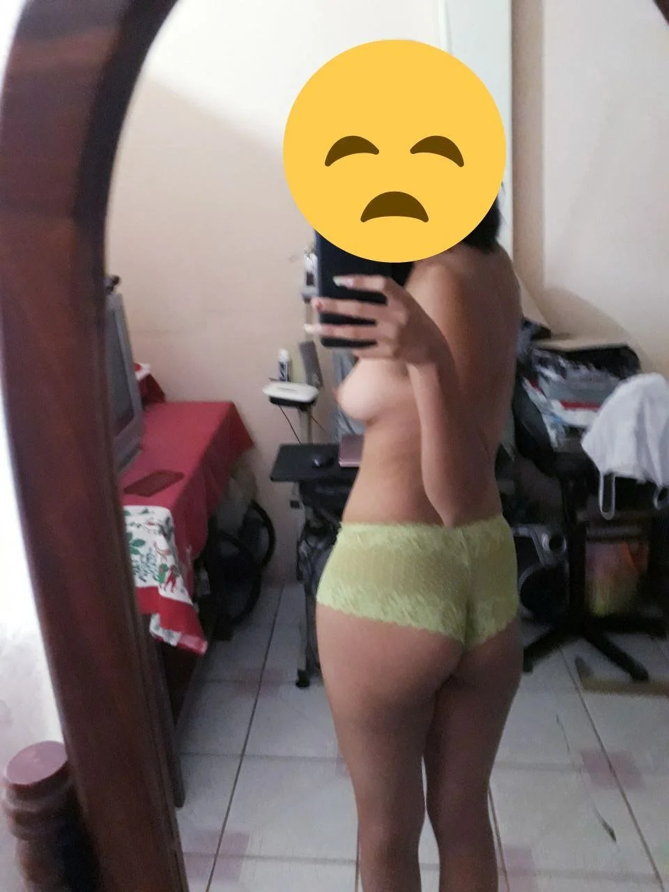 Linda zorrita de tetas pequeñas image 8