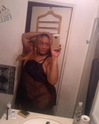 Mature freak 😍😍😍😍 image 3