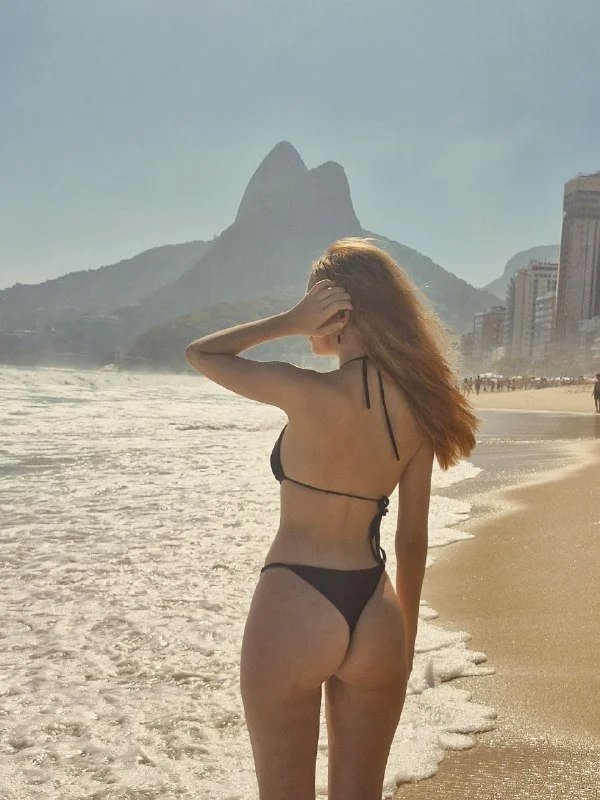 Ruiva novinha linda vazou mostrando a bucetinha gostosa! putinha caiu na net se mostrando pro ficant image 5