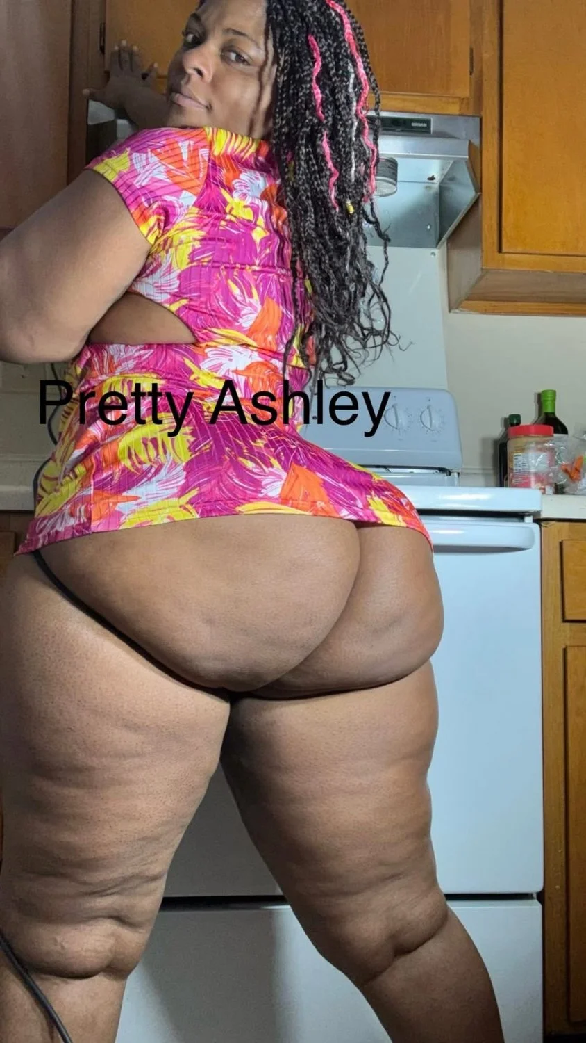 Pretty Ashley image 7