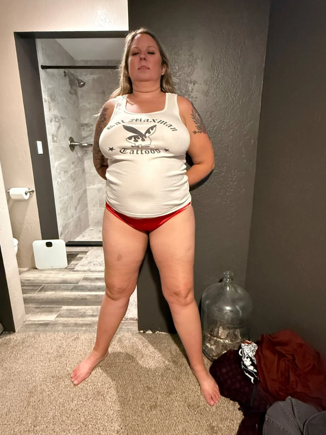 More chubby big tit slutwife Amanda image 7